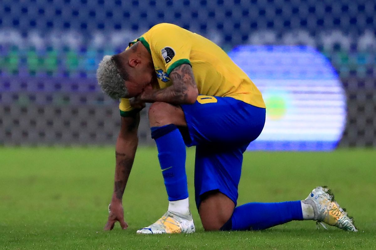 Imagini sfâșietoare cu Neymar, după eșecul din finala Copa America: brazilianul a plâns în hohote