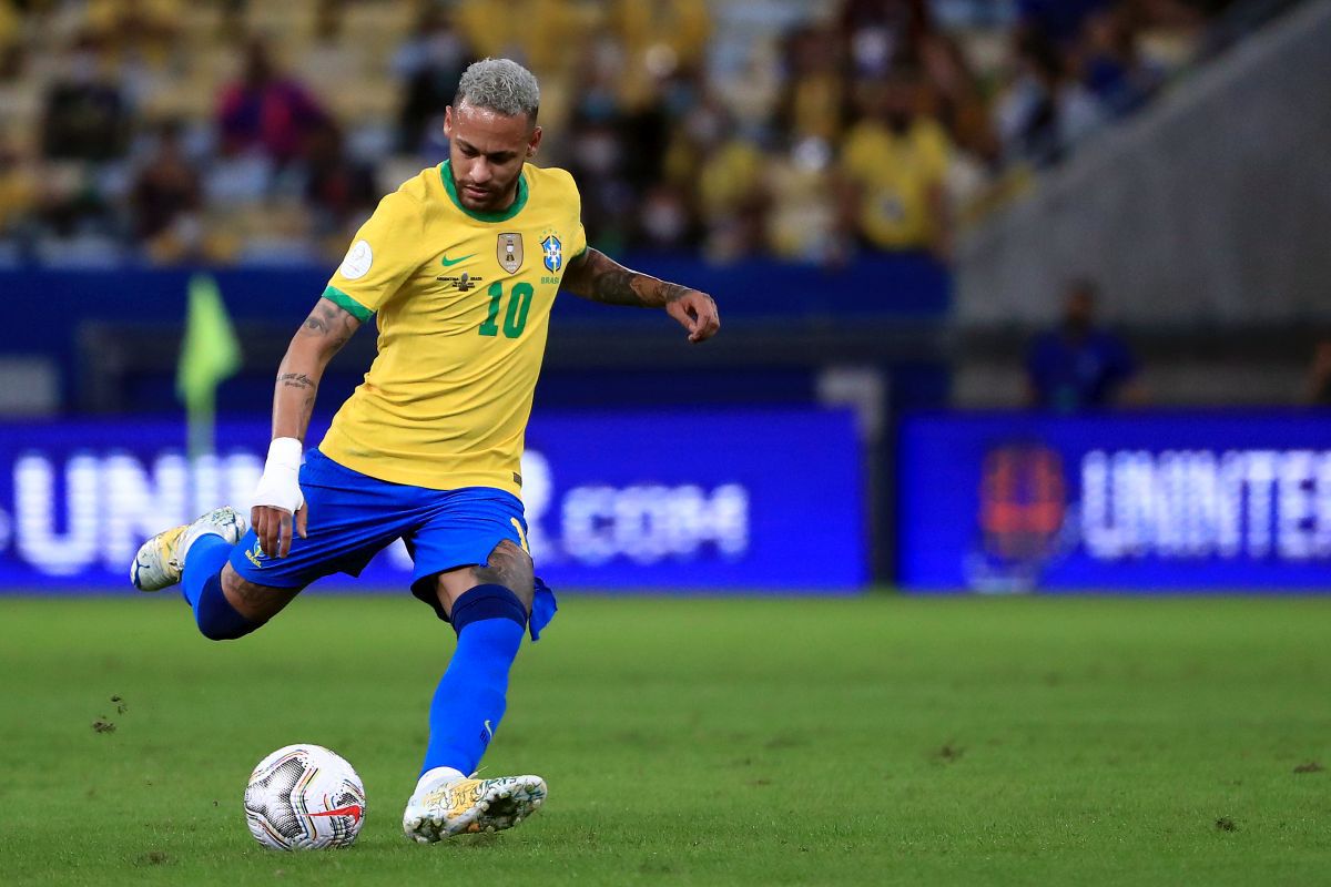 Neymar, șifonat de „pume”! Brazilianul a dus lupte grele contra Argentinei, iar echipamentul i-a cedat