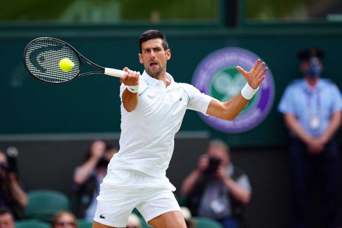 „Sărutabilul” Novak Djokovic, susținut cu inventivitate la finala Wimbledon » Mesajul care a cucerit Arena Centrală