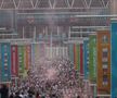 Haos la finala Euro! Lupte între stewarzi și suporteri » Au vrut să INVADEZE Wembley-ul!