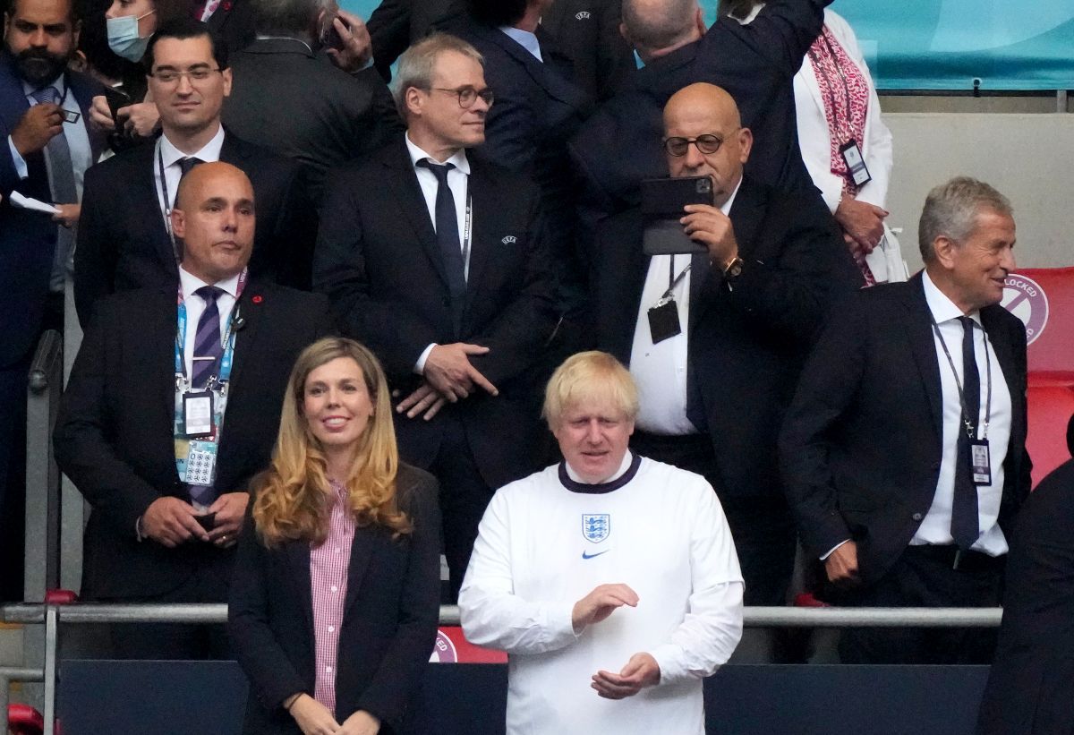 Notă discordantă pe Wembley + controversă cu președintele FIFA » A fost și Răzvan Burleanu în tribune