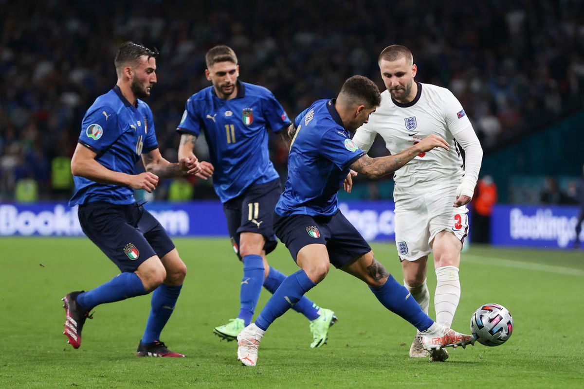 Superlativele EURO 2020 » Au fost aleși cei mai buni jucători ai turneului, iar Cosmin Contra a făcut parte din comisie