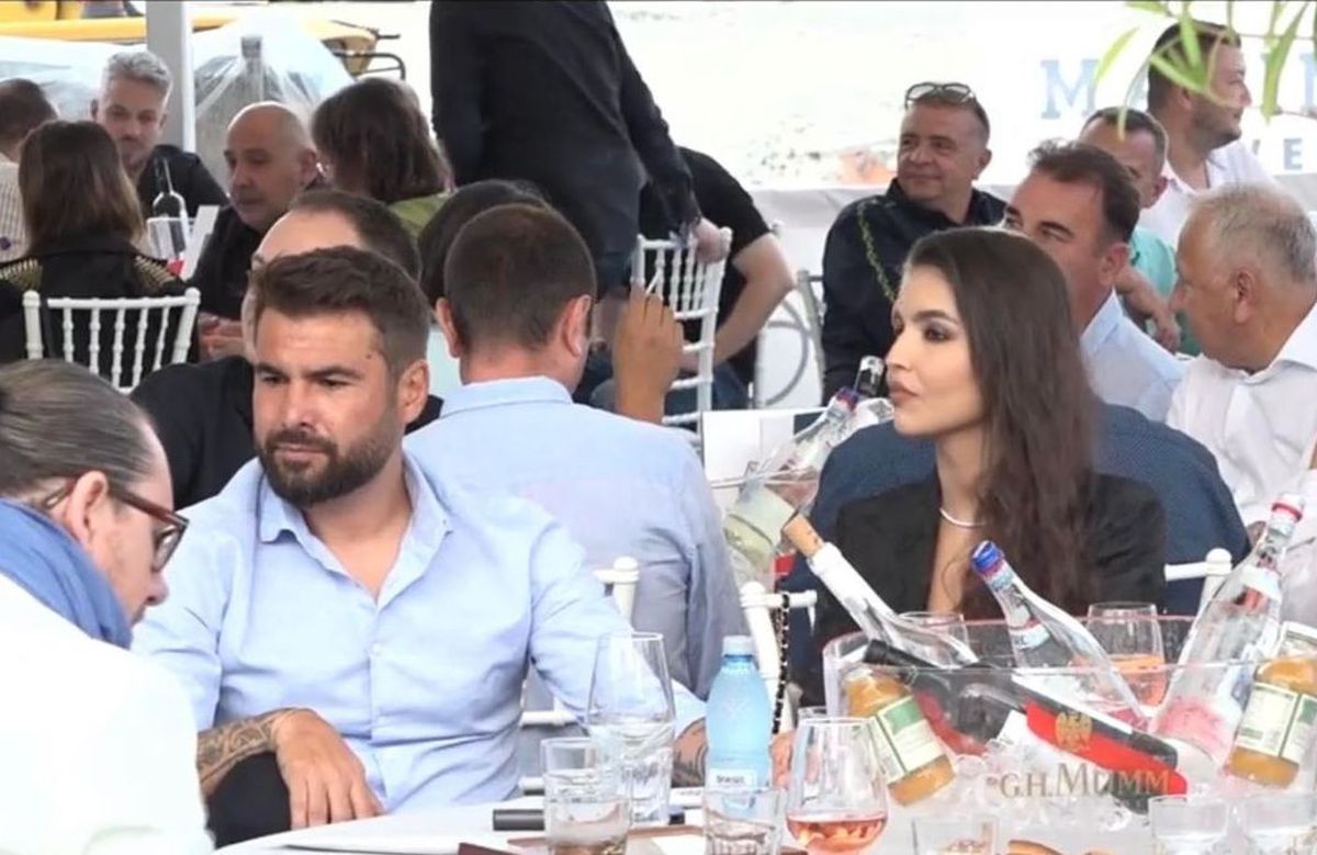 Adrian Mutu, prezent la cea mai stranie petrecere din Mamaia: pe șantier, în cort, cu băutura în roabă și excavator
