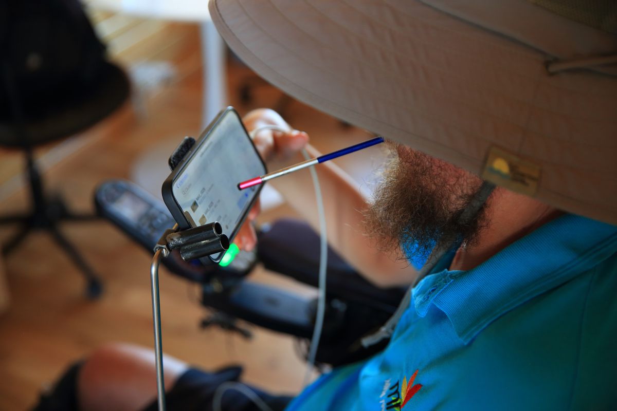 INIMA SPORTULUI: Prietenul lui Hristos, de lângă Strada Prieteniei » La 11 ani de la accidentul care l-a imobilizat, Mihai Neșu e șef de șantier la centrul pe care-l construiește lângă Oradea. Mai are nevoie de 1,8 milioane de euro + Cum îl poți ajuta