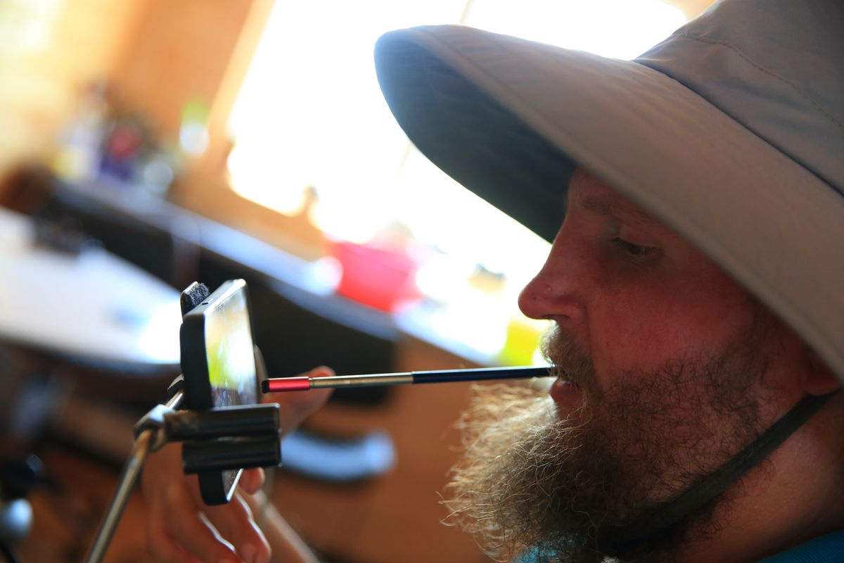 INIMA SPORTULUI: Prietenul lui Hristos, de lângă Strada Prieteniei » La 11 ani de la accidentul care l-a imobilizat, Mihai Neșu e șef de șantier la centrul pe care-l construiește lângă Oradea. Mai are nevoie de 1,8 milioane de euro + Cum îl poți ajuta