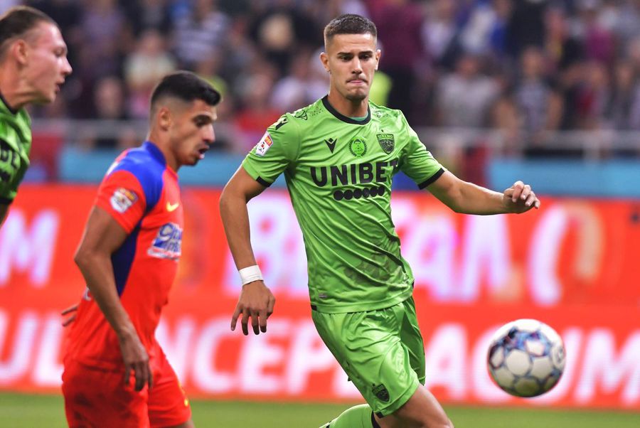 Ricardo Grigore a depășit o sută de meciuri la Dinamo / foto: Imago Images „Dinamo m-a ținut ca pe un obiect, ca pe o sticlă cu apă!” » Copilul „câinilor” iese în față: „Când am aflat ce s-a întâmplat... Mamă, mi s-au înmuiat picioarele!”