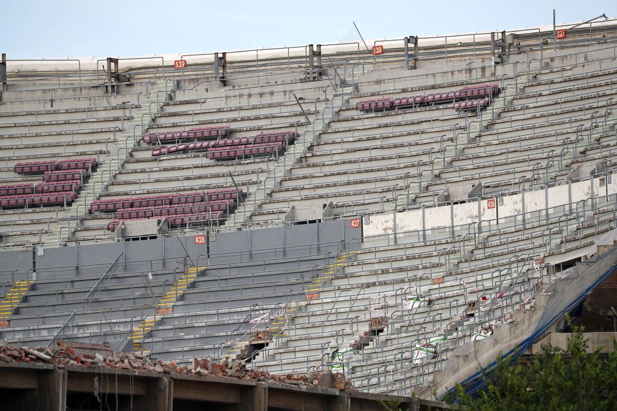 Demolarea Stadionului Camp Nou