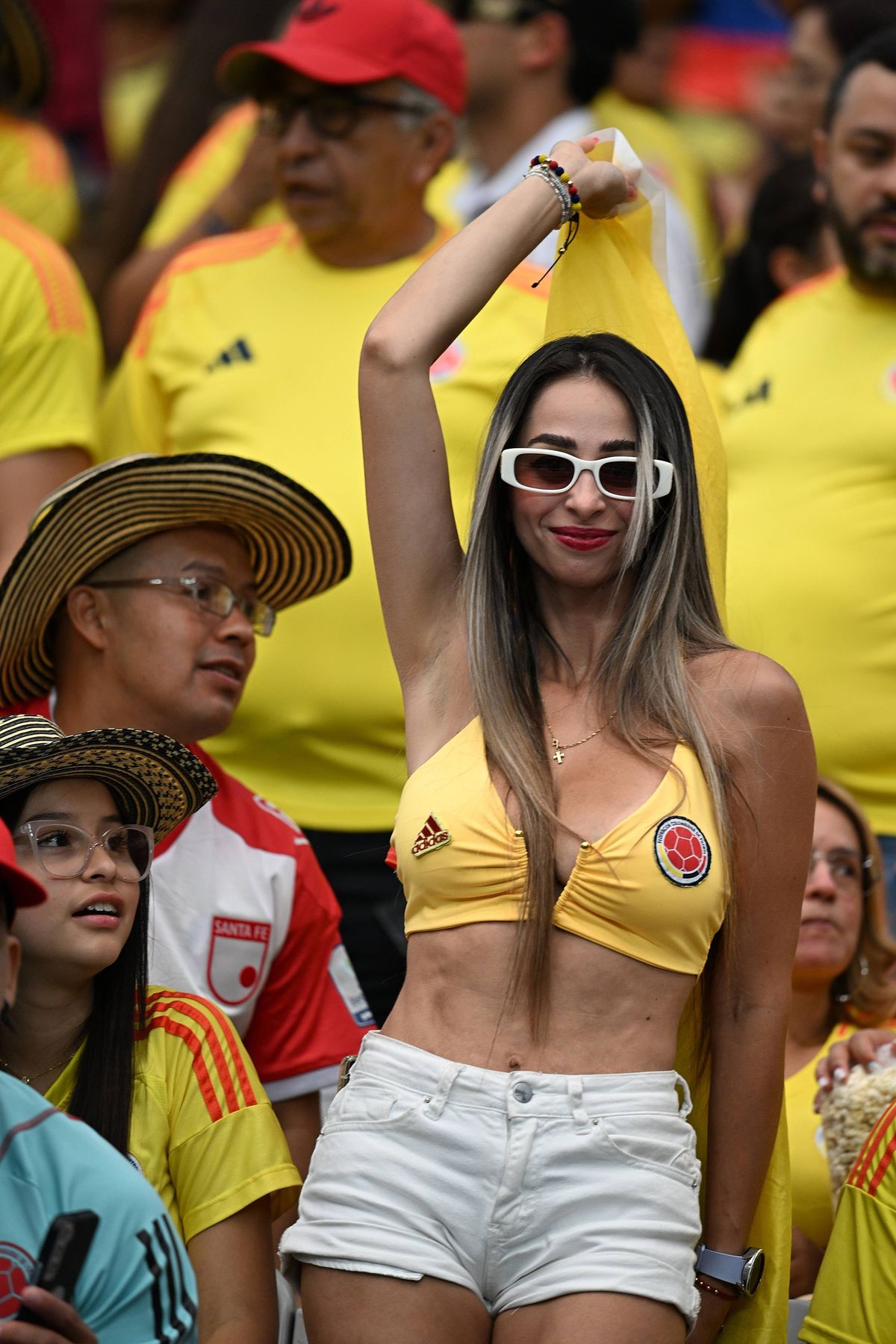 Fanii din Columbia, spectacol la Copa America