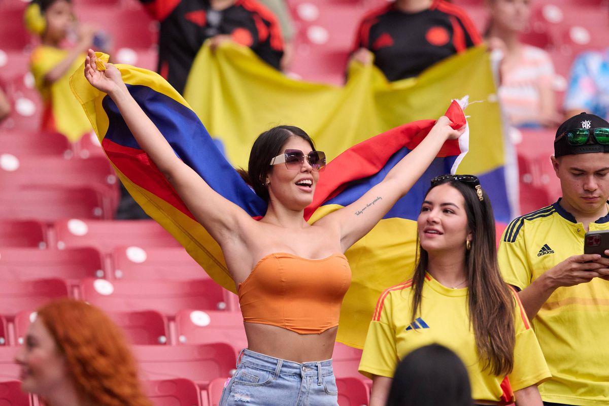 Fanii din Columbia, spectacol la Copa America