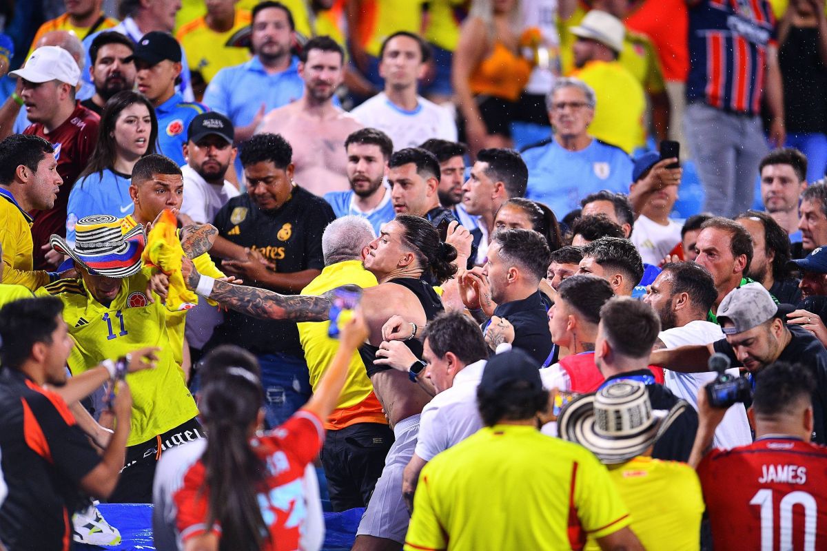 Scene șocante la semifinala Copa America! Darwin Nunez s-a luat la bătaie cu fanii Columbiei » Mama unui fotbalist a leșinat: „Familiile noastre erau în pericol, iar poliția nu a intervenit”