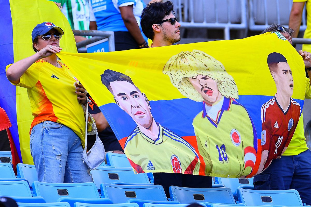 Fanii din Columbia, spectacol la Copa America