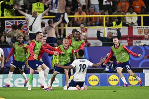 Semifinalele golurilor improbabile! Spania și Anglia, în finala EURO după faze în care șansele de reușită erau infime
