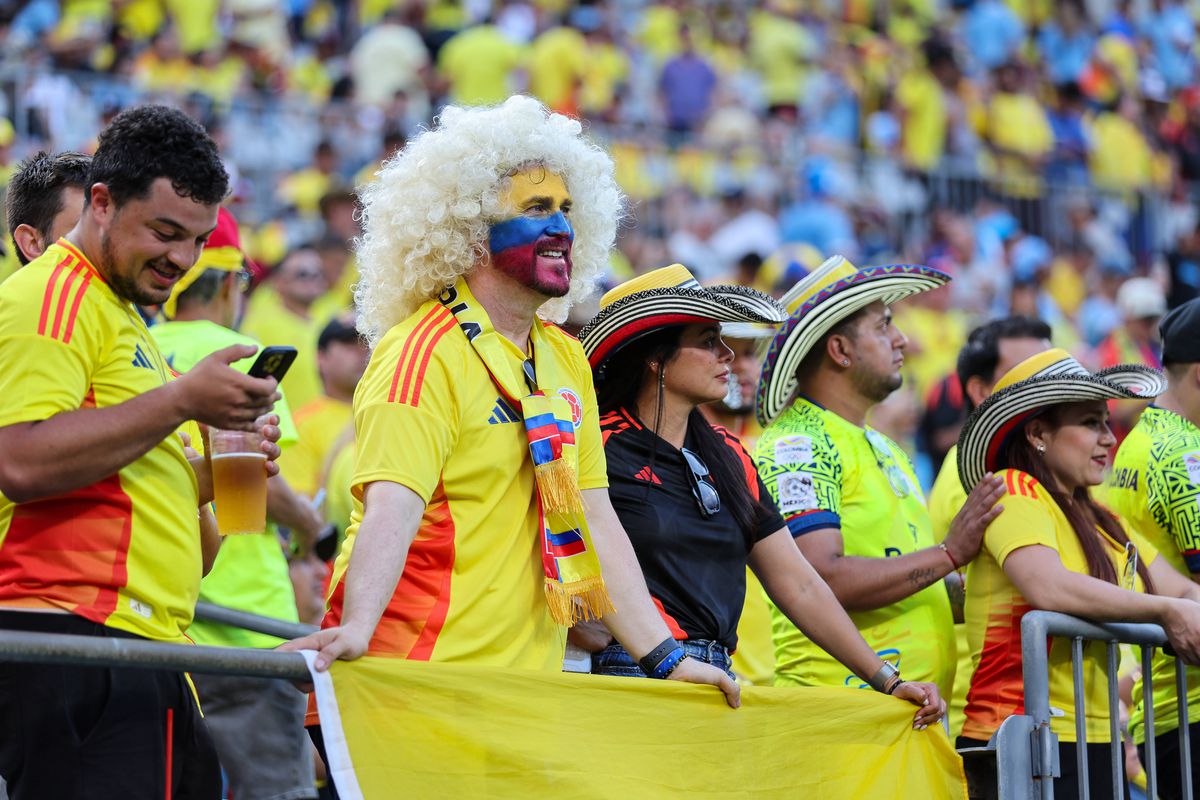 Fanii din Columbia, spectacol la Copa America