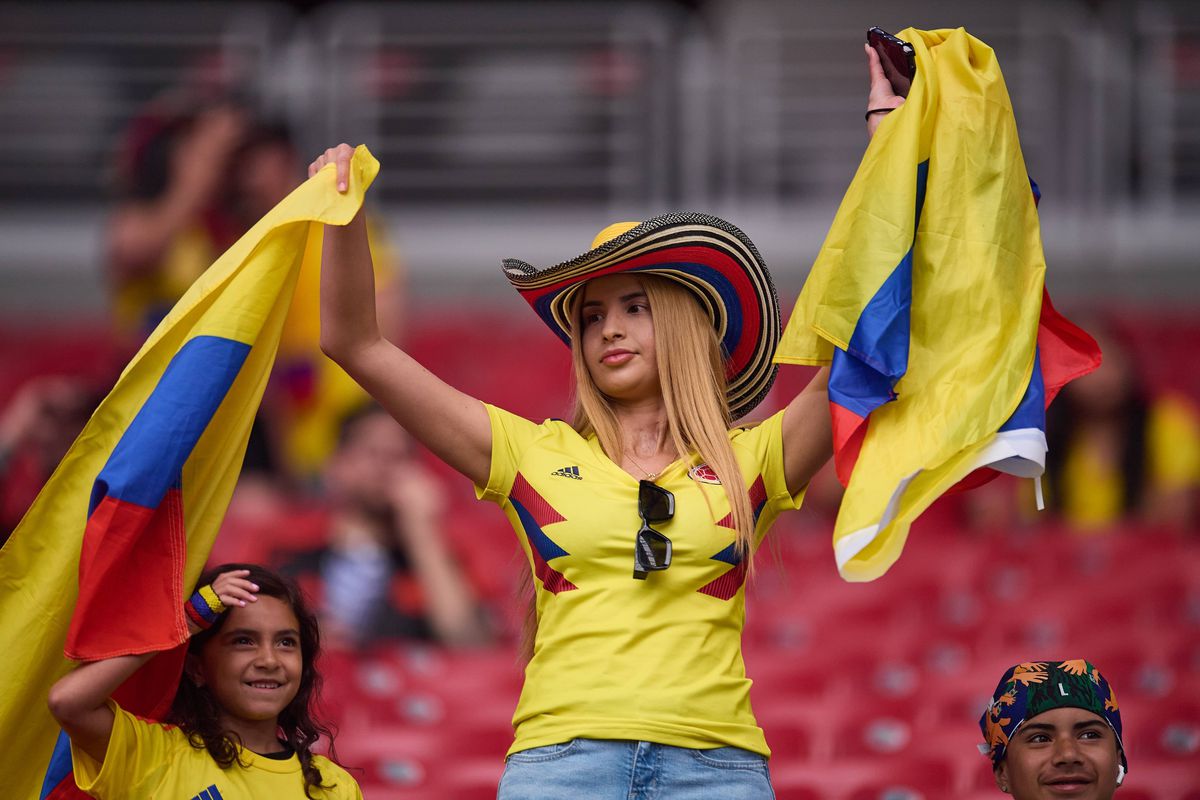 Fanii din Columbia, spectacol la Copa America