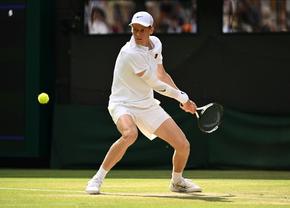 „Cine crede în sport, îl susține pe Novak Djokovic!” » Italienii, revoltați de atitudinea englezilor: „O insultă rușinoasă pentru Jannik Sinner!”