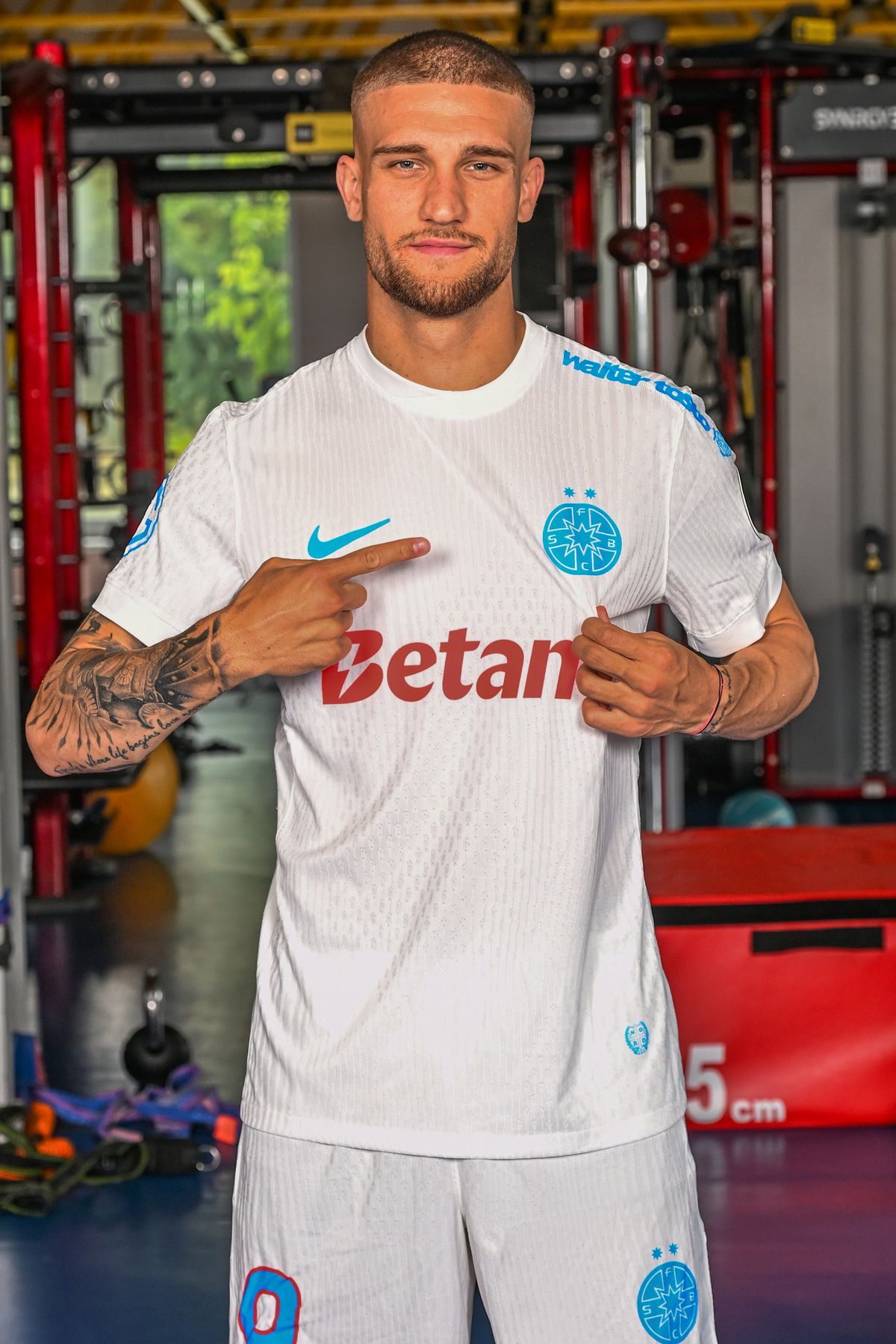 Cum arată noile echipamente ale campioanei FCSB