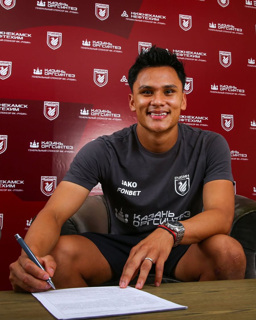 Denil Maldonaldo, prezentat la Universitatea Craiova. FOTO: Instagram @fcrk Ilie Dumitrescu s-a convins după ce s-a oficializat cel mai scump transfer al verii în România: „Super lovitură!”