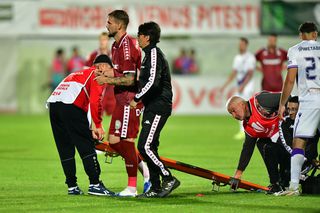 „Durerea a fost intensă!” » Elvir Koljic s-a prăbușit pe gazon după o intrare dură și a spus totul după meci: „Am plăcuța în picior!”