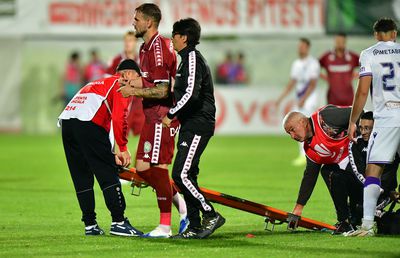 „Durerea a fost intensă!” » Elvir Koljic s-a prăbușit pe gazon după o intrare dură și a spus totul după meci: „Am plăcuța în picior!”