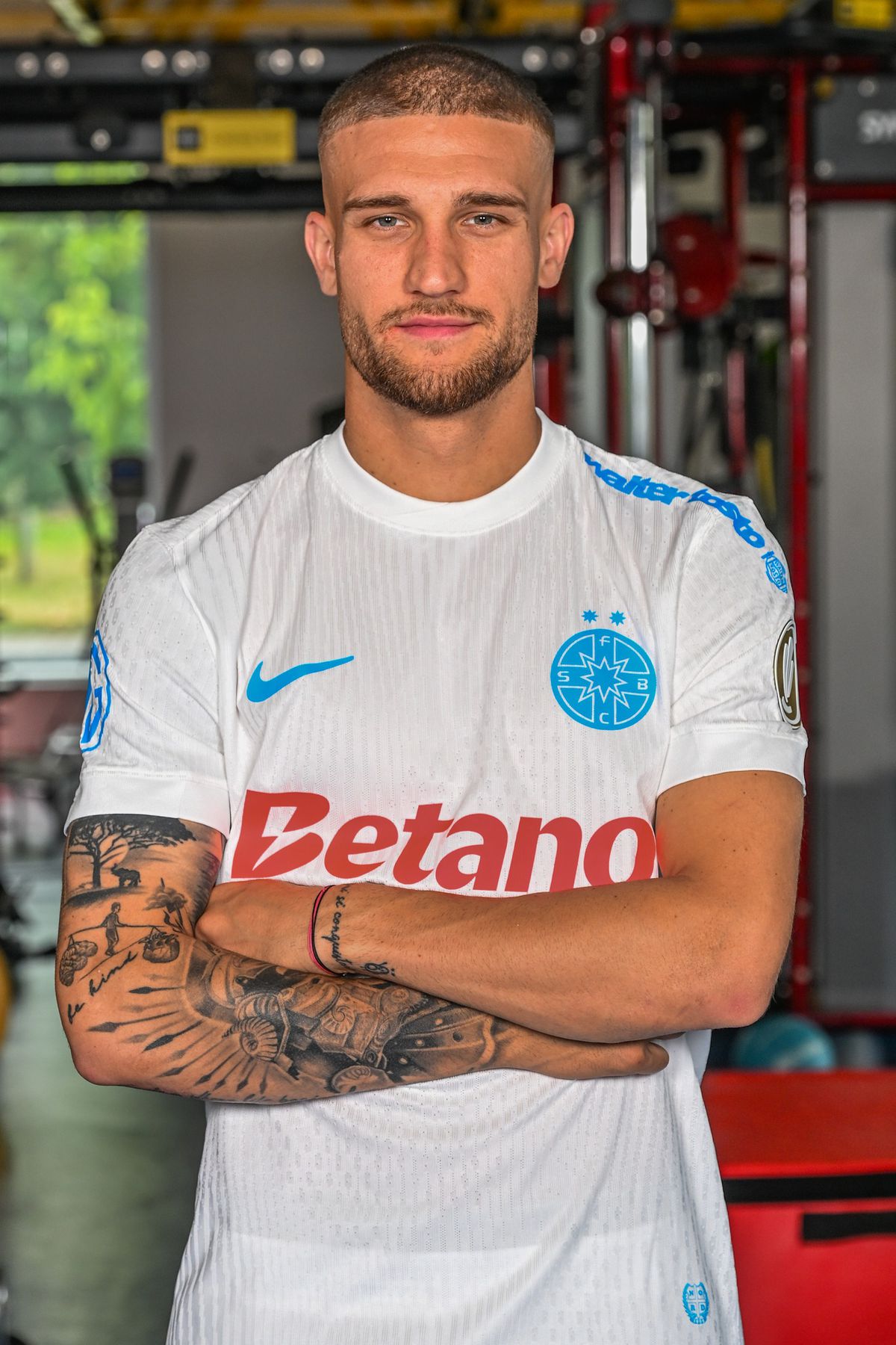 FCSB și-a prezentat noile echipamente! Târnovanu, Alibec, Bîrligea și Șut, „modelele” campioanei