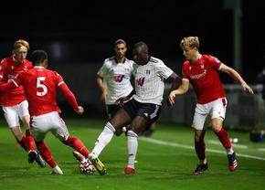 Jean-Pierre Tiehi, atacant format de Fulham, vine în fotbalul românesc