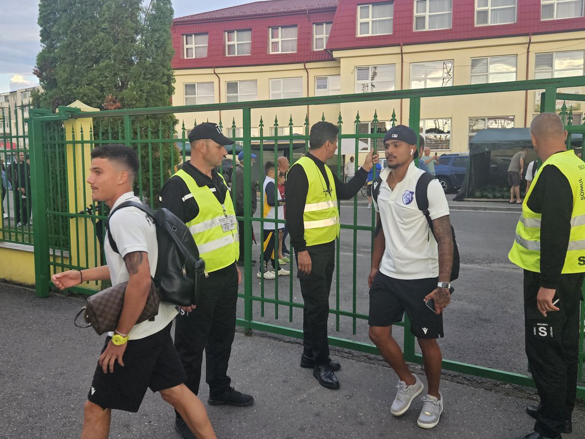 FC Argeș, sosire la Mioveni