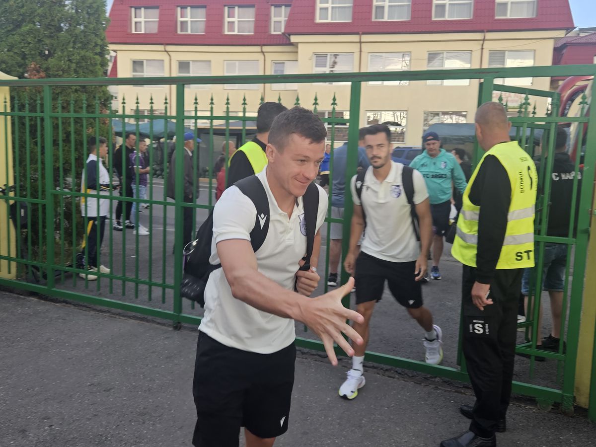 FC Argeș, sosire la Mioveni