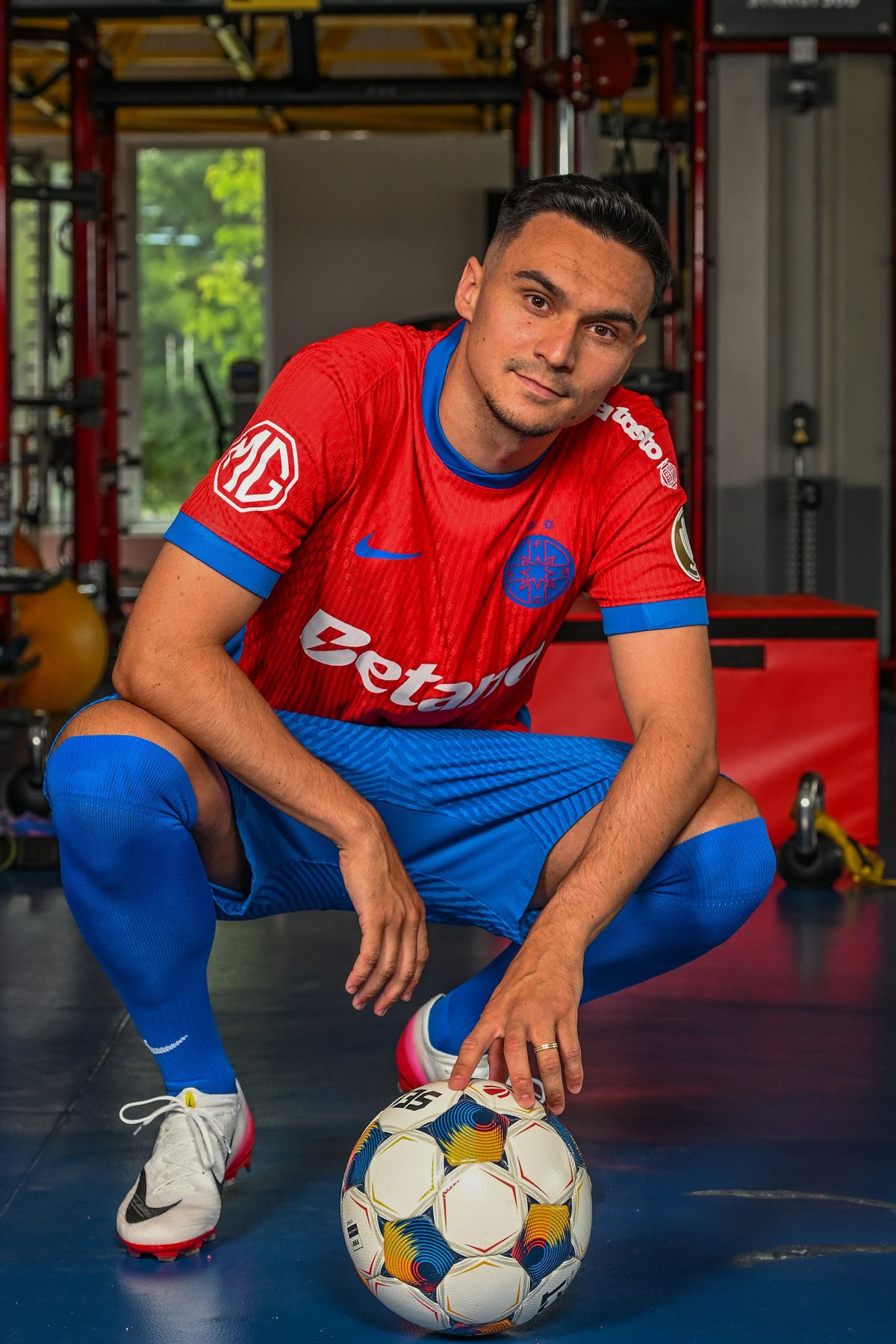 Cum arată noile echipamente ale campioanei FCSB