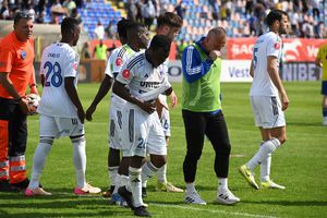 Scandal la clubul din Superliga! Antrenorul nu mai vrea să audă de el: „Nici dacă mi-l aduce, nu-l mai primesc!”