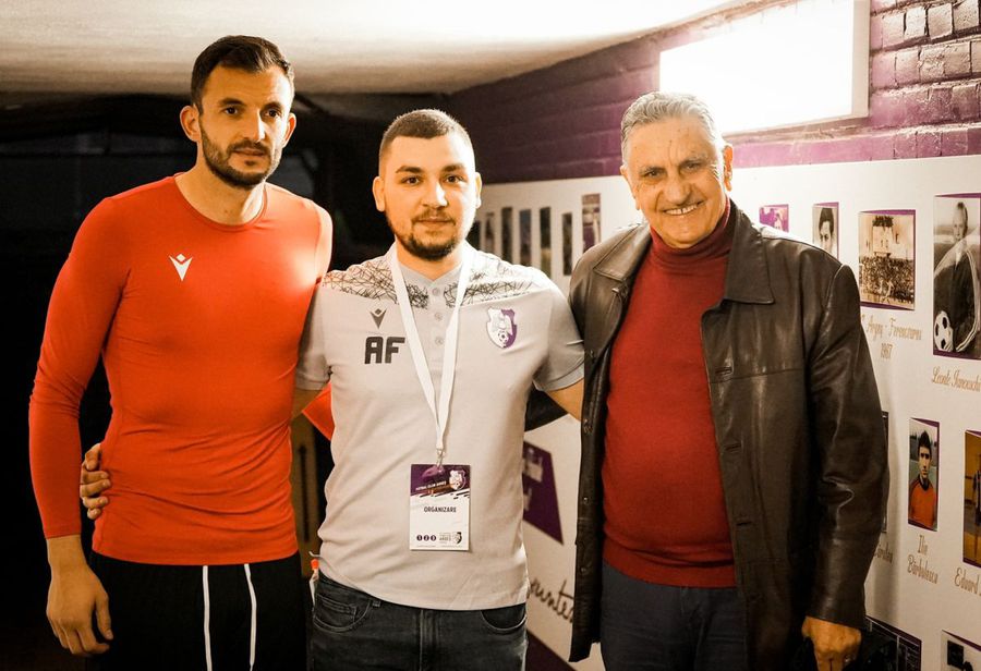 „În social media, suntem în Top 6-8 echipe din România!” » Despre trendurile din Superligă cu bucureșteanul care se ocupă de imaginea lui FC Argeș: „Sunt «dobrinist» din anii 2000”