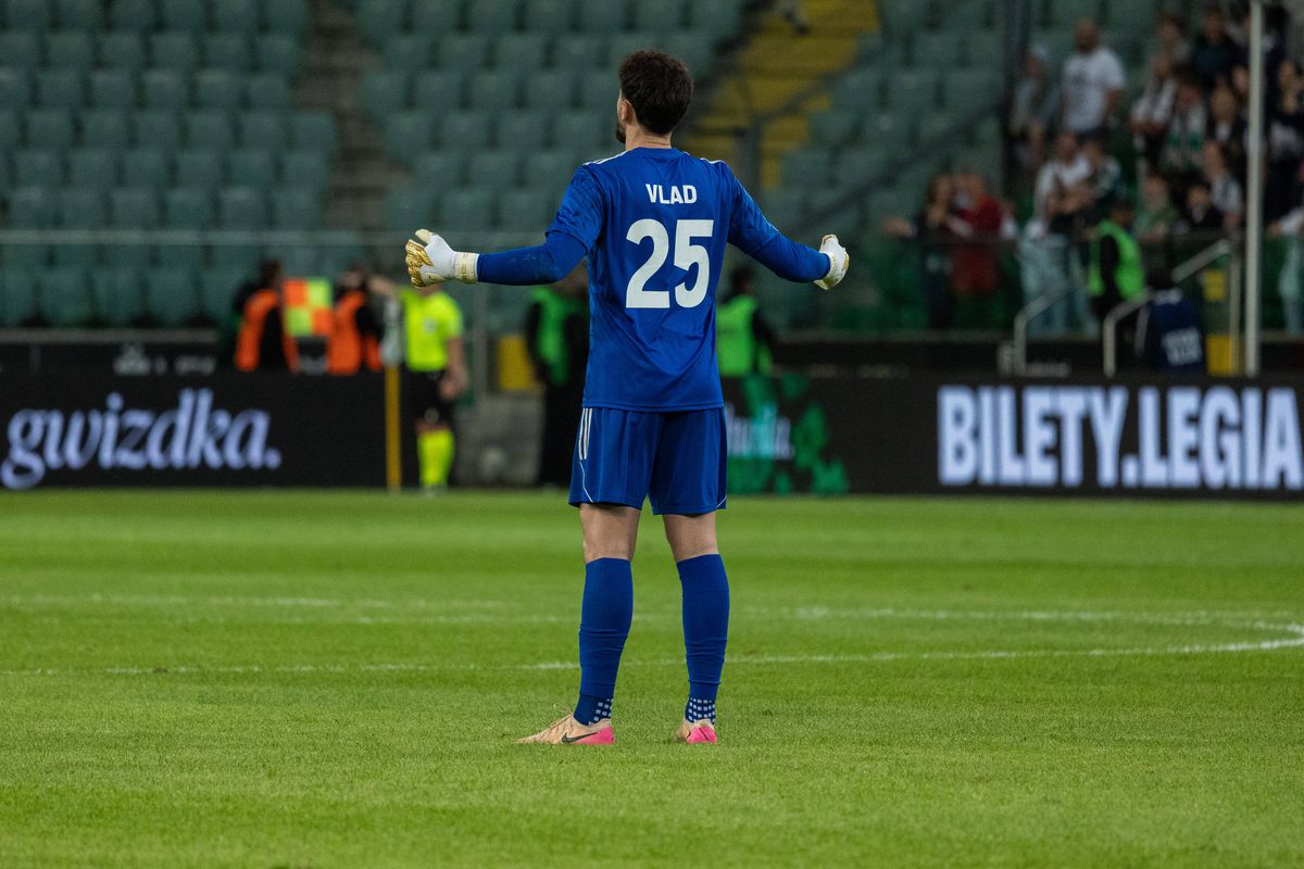 Cum au descris polonezii debutul lui Edward Iordănescu: „Un meci care nu încântă” » Legia, abandonată de suporteri