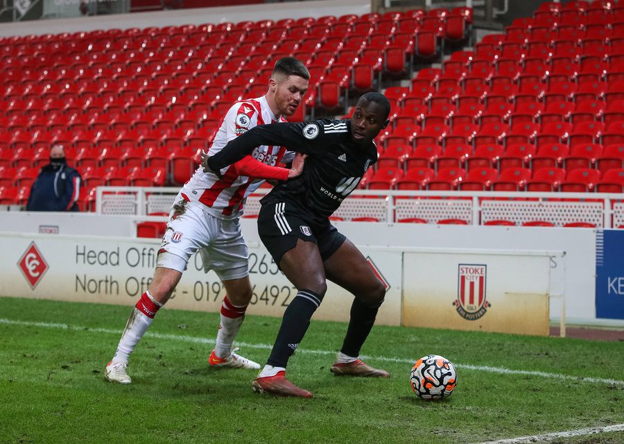 Jean-Pierre Tiehi, atacant format de Fulham, vine în fotbalul românesc