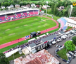 Cum arată gazonul stadionului „Eugen Popescu” din Târgoviște. FOTO: YouTube @Miros de Cer