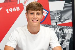 Transferul #12 la Dinamo » A semnat contractul pe 5 ani