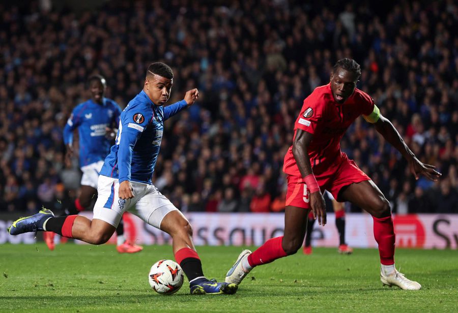 Hamza Igamane, în meciul cu FCSB din Europa League, câștigat de Rangers cu 4-0 / Foto: Imago Ce rival are Louis Munteanu pentru transferul la Lille » Atacantul i-a dat gol lui FCSB + Prețul cerut francezilor