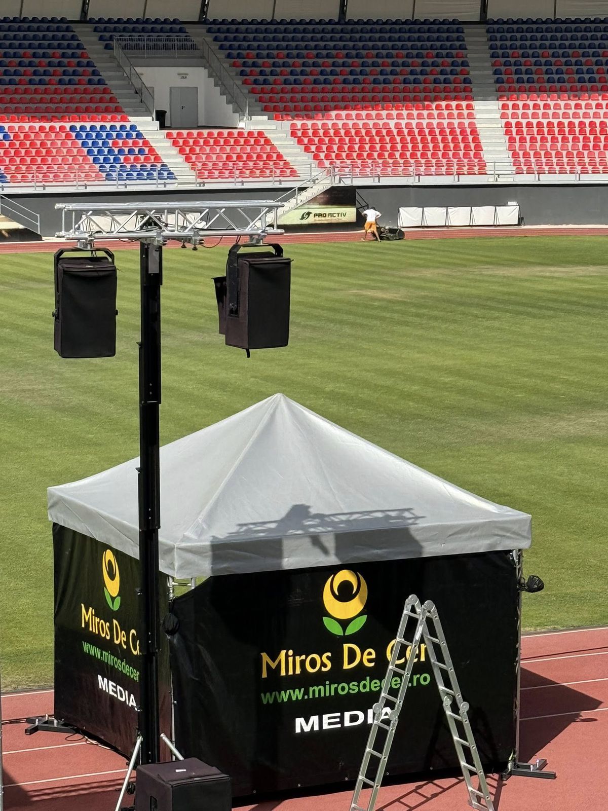 Dezastru pe stadionul din România reabilitat cu 20 de milioane de euro! Incredibil cum arată gazonul