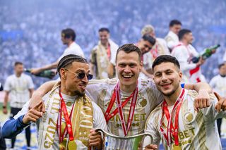 Barcelona face astăzi al doilea transfer al verii! » Fotbalistul a efectuat vizita medicală