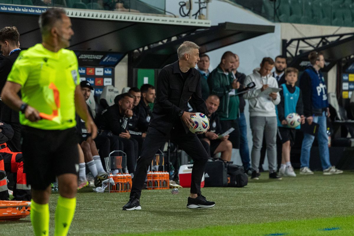 Cum au descris polonezii debutul lui Edward Iordănescu: „Un meci care nu încântă” » Legia, abandonată de suporteri