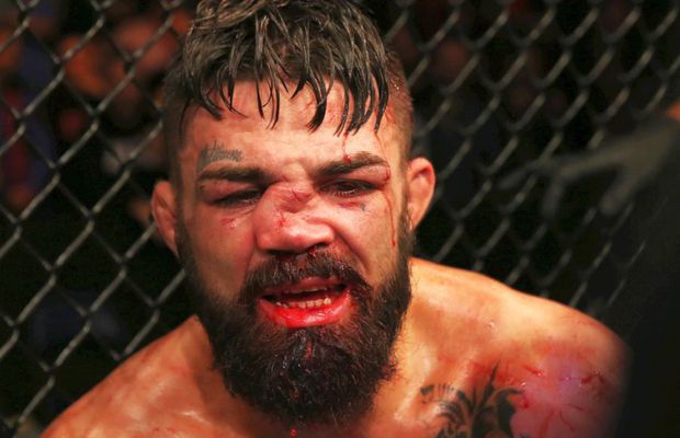 UFC URUGUAY // VIDEO+FOTO Imagini cu puternic impact emoțional! Mike Perry a terminat lupta cu nasul rupt