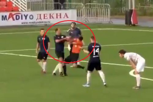 Scene cu adevărat brutale s-au petrecut luni în Rusia, în timpul unui meci amical de amatori.