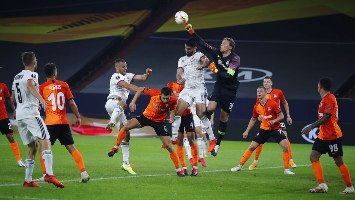 EUROPA LEAGUE. Shakhtar - Basel 4-1 și Wolves - Sevilla 0-1 » Dueluri tari în semifinalele competiției!