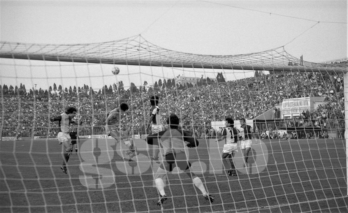 Povestea ultimului derby Rapid - Steaua din comunism: „S-au bătut parte-n parte cu Miliția. S-a jucat până a câștigat cine trebuia!”