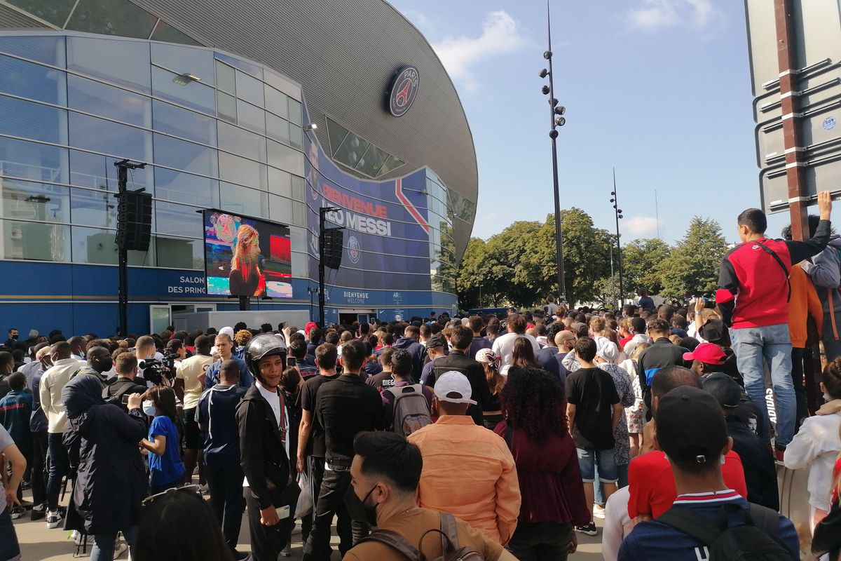 Bine ați venit în viitor! Leo Messi, recompensat cu criptomonede după ce a semnat cu PSG