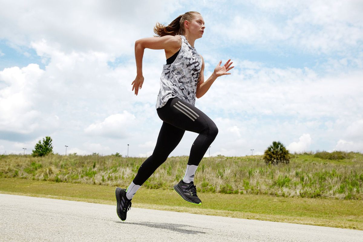 Atingi următorul nivel de performanță cu cea mai nouă tehnologie cu imprimare 3D - adidas 4DFWD