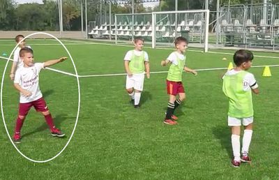 Mutu și-a adus fiul cel mic la antrenamentele Rapidului: „E înnebunit, toată ziua cere mingea. Abia îl domolesc!”