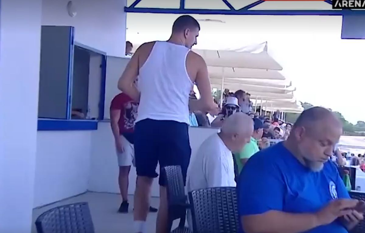 Nikola Jokic n-a mai rezistat! A petrecut cu Djokovic în fața a zeci de mii de sârbi, dar un detaliu l-a dat gata: „Oh, nu!”