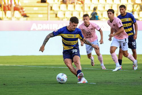 Dennis Man a ratat o lovitură de la 11 metri în Parma - Palermo, foto: Imago Images