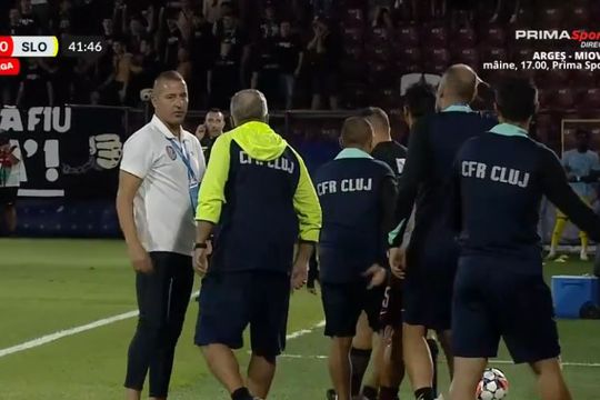 Dan Petrescu, trimis în tribune la CFR Cluj - Slobozia / FOTO: Captură TV @Prima Sport 1