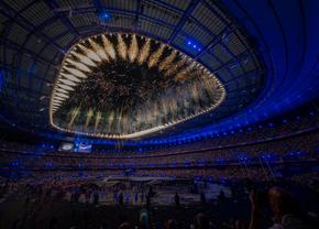 Jocurile Olimpice de la Paris au fost declarate închise! Reporterii GSP au asistat la un eveniment unic: Tom Cruise a coborât de pe Stade de France și a preluat ștafeta pentru următoarea ediție