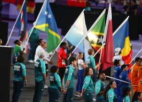 Ceremonia de închidere a Jocurilor Olimpice de la Paris »  Reporterii GSP transmit de pe Stade de France » Mihaela Cambei a purtat steagul României